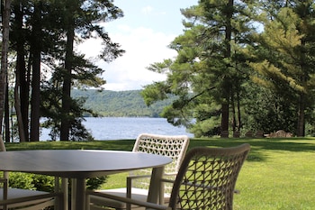 RIPPLECOVE, HOTEL SUR LE LAC