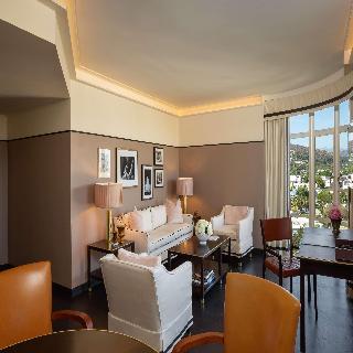 SUNSET TOWER HOTEL