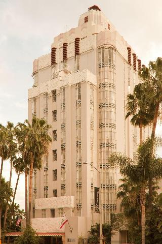SUNSET TOWER HOTEL