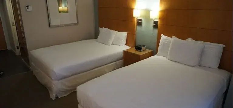 LUXURY SUITES INTERNATIONAL AT ALA MOANA
