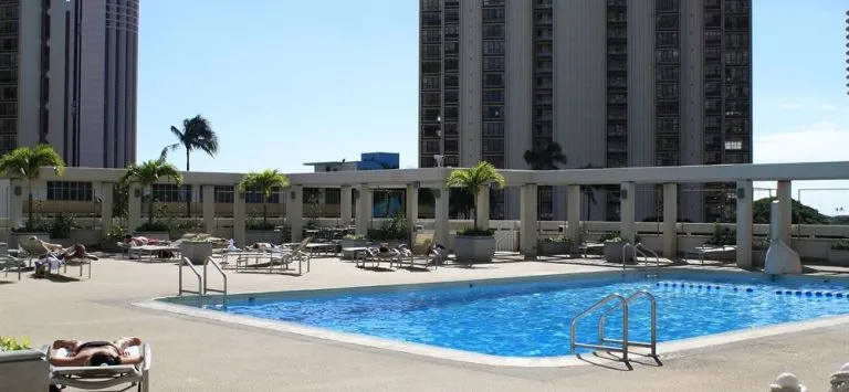 LUXURY SUITES INTERNATIONAL AT ALA MOANA