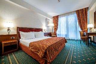 LUX GARDEN HOTEL