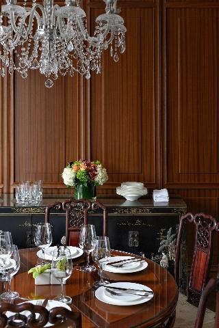 SHANGRI-LA TORONTO