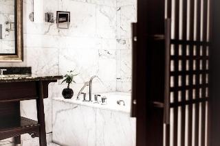 SHANGRI-LA TORONTO