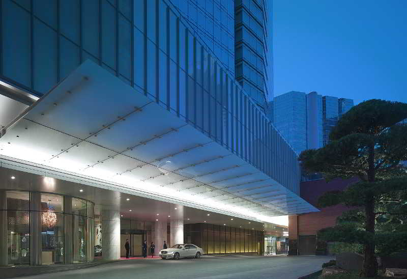 SHANGRI-LA TORONTO
