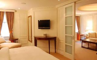 WINDSOR ARMS HOTEL