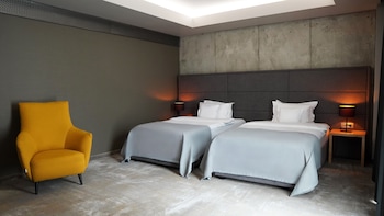 ANIROC SIGNATURE HOTEL