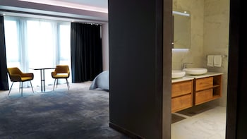 ANIROC SIGNATURE HOTEL