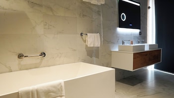 ANIROC SIGNATURE HOTEL