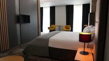 ANIROC SIGNATURE HOTEL