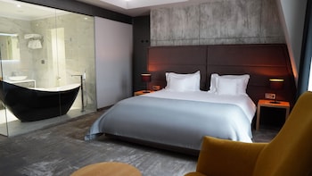 ANIROC SIGNATURE HOTEL