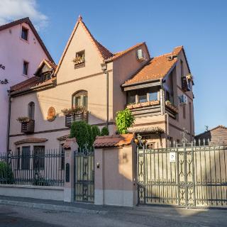 NOBLESSE BOUTIQUE HOTEL