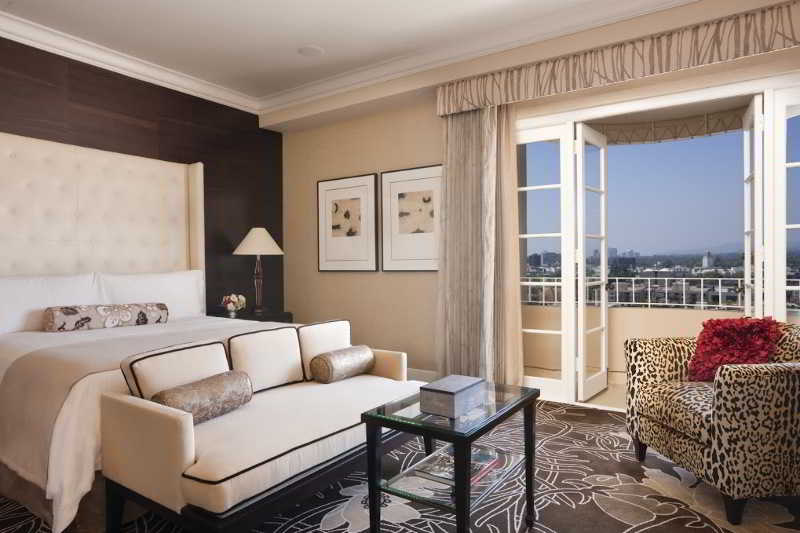 FOUR SEASONS LOS ANGELES AT BEVERLY HILLS