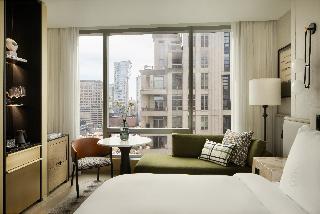 FOUR SEASONS HOTEL TORONTO