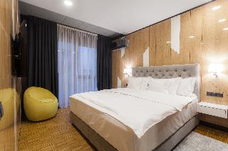 HOTEL PLATINIA