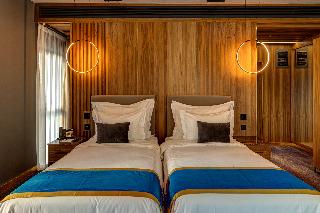 VIBRE HOTEL
