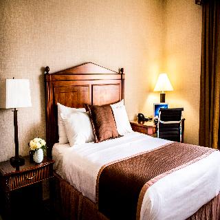 THE LORD NELSON HOTEL & SUITES