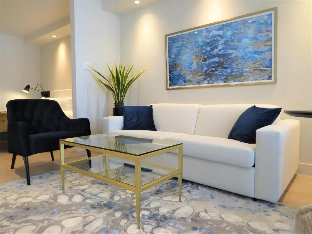 RIPPLECOVE HOTEL & SPA